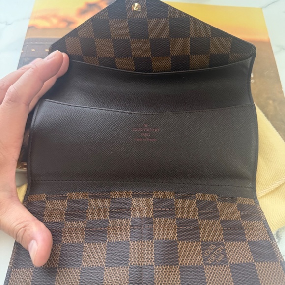 Authentic LV Josephine wallet - Picture 4 of 5
